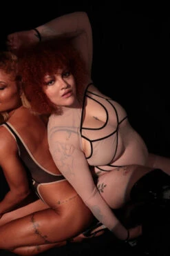 Rolling Lara Tulle Sleeves - Beige/Black -Rad Store 14 5 7 759 bolerocrop 1