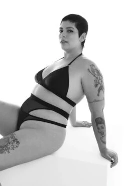 Rolling Linger Triangle Top - Black -Rad Store 16 7 0 026 topehplingercropbianca 17e83569 cba6 47aa 8330 47eb792f17cd