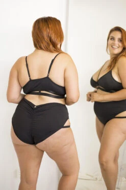 Lunalae Bella Top - Black -Rad Store 6R7A8477