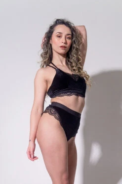 Sorte Velvet Adore Shorts - Black -Rad Store ADORE 2 1d22de93 53c7 425a 999b 814108a6fdce