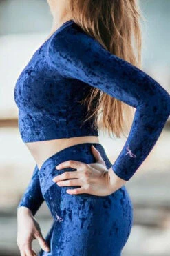 Dragonfly Pavi Crop Top - Velvet Blue -Rad Store DF Pavi Velvet blue 03212 540x f6bd399d 08f5 4f20 a752 20f48916903b