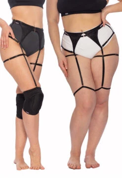 Queen Garter Belt - Black Shine 10 Queen Garter Belt - Black Shine -Rad Store Garterbeltblack4e