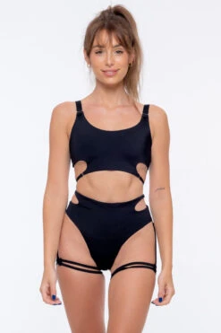 Nona Perkasa Gladiolus Top - Black -Rad Store Gladiolusblack04 62f196c4 5cb9 404f 85c0 e2a77130f3fa