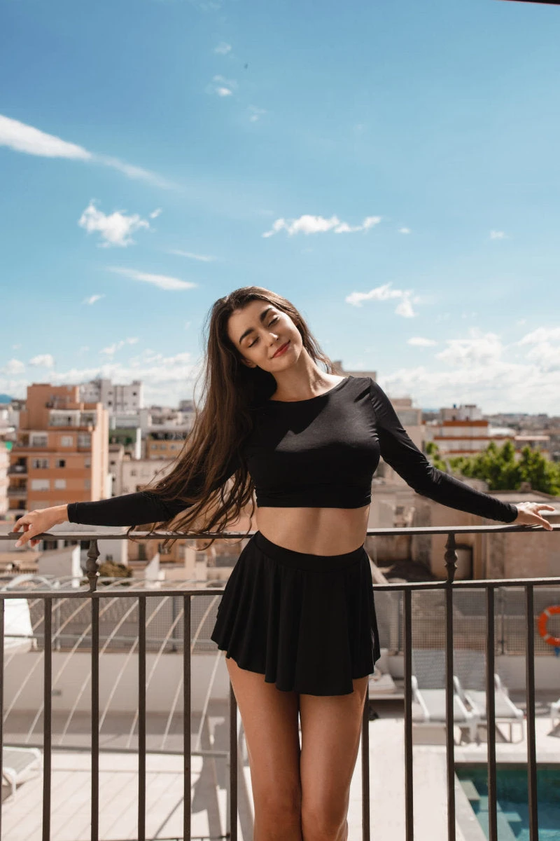 REV ACTIV Twist Top - Black 5 REV ACTIV Twist Top - Black - Image 3