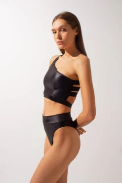 Shark Polewear Aura Top - Obsidian 8 Shark Polewear Aura Top - Obsidian -Rad Store IMG 1296 2