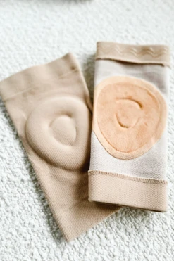 Pole Addict Kneepads - Ocean Sand 12 Pole Addict Kneepads - Ocean Sand -Rad Store IMG 8393 af9ff8de 2a04 49d2 93e0 7a3c2fb0ab8f