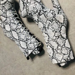 Hella Heels Mamba Boots - 7inch 8 Hella Heels Mamba Boots - 7inch -Rad Store Mamba7inch2