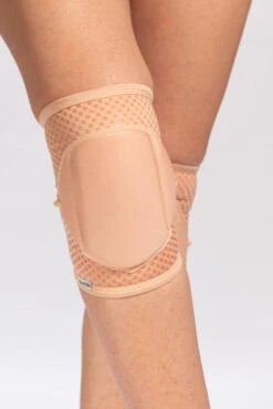 Queen Grippy Kneepads - Latte -Rad Store NudeLatteGrip6