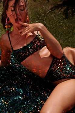 Rolling Vento Top - Rainbow Sequin