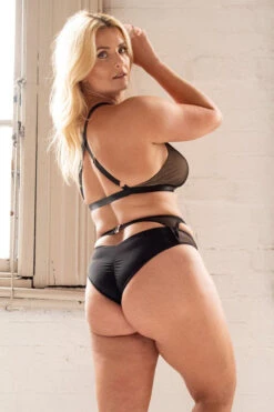 Tatiana Activewear Kaizen Top - Black Mesh -Rad Store TatianaActiveKaizenBlack 0214cropped 9fe74a40 c5de 4fef 9acd 1d1ebb3c8a4c