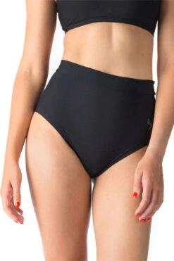 Dragonfly Lola High-Waisted Shorts - Black -Rad Store lola scrunch butt shorts activewear dragonfly 110542 1800x1800 ac546ac6 300a 4b12 a737 894af7fd2202 1